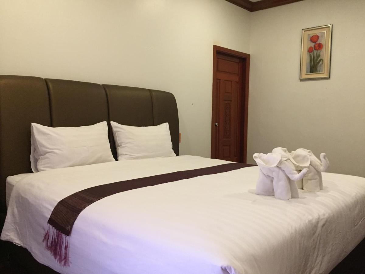 פקסה Nakhone Champa Hotel מראה חיצוני תמונה