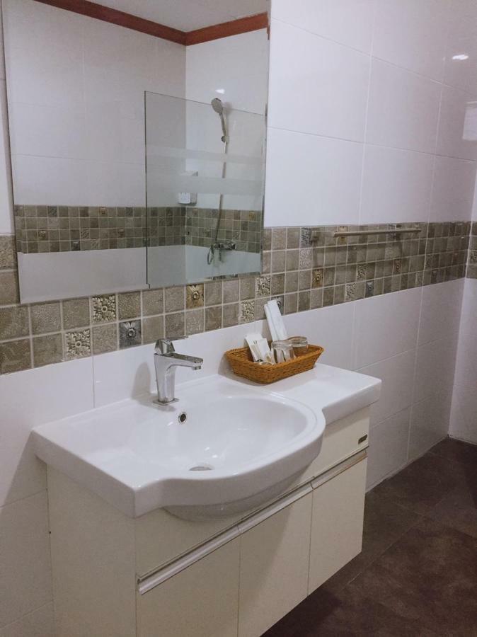 פקסה Nakhone Champa Hotel מראה חיצוני תמונה