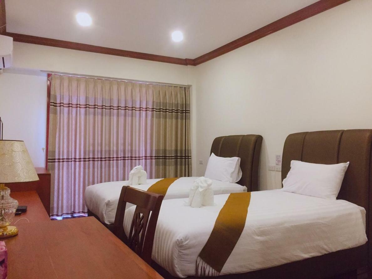 פקסה Nakhone Champa Hotel מראה חיצוני תמונה