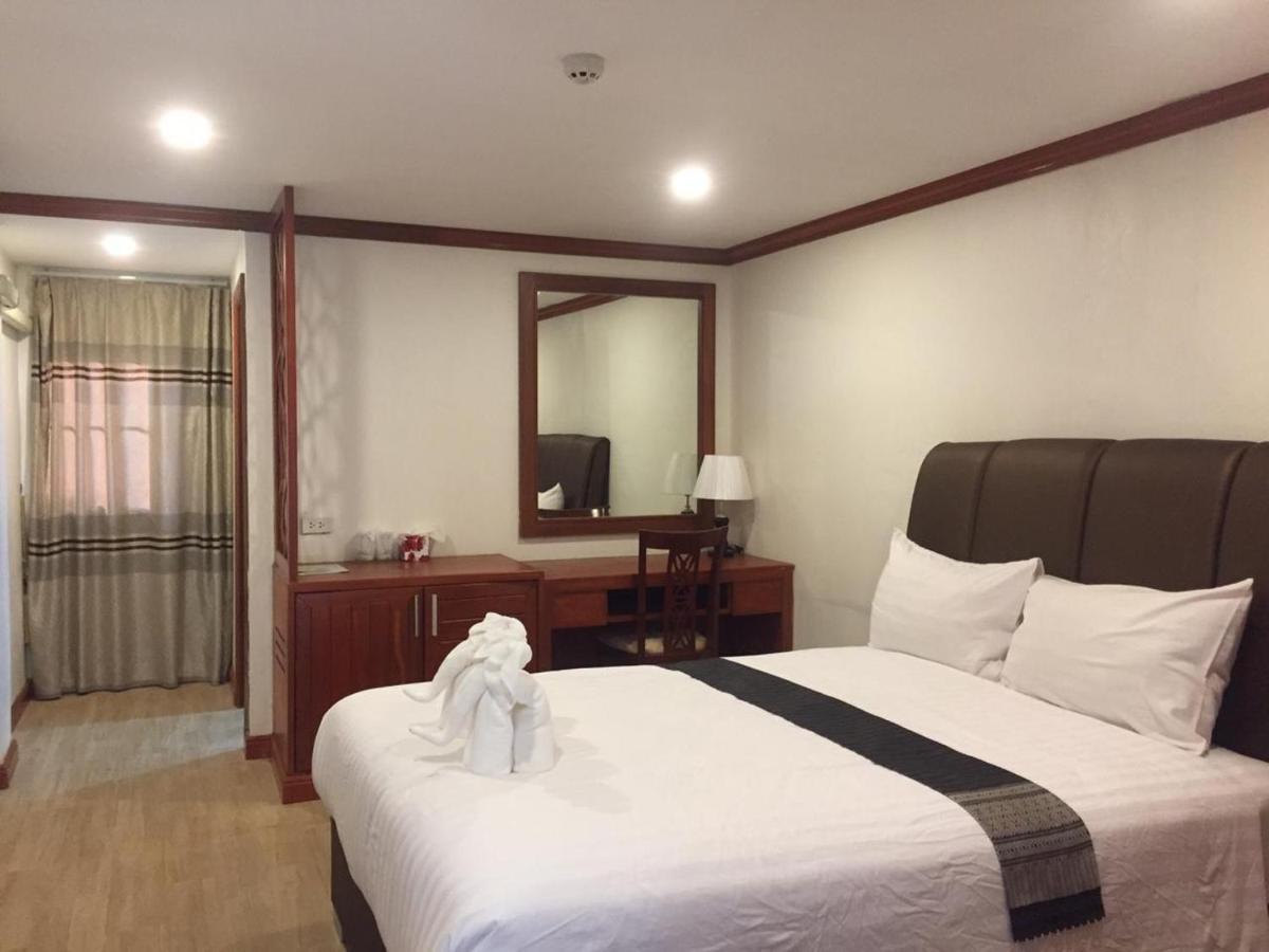 פקסה Nakhone Champa Hotel מראה חיצוני תמונה
